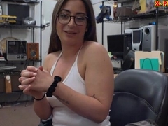 Woman with glasses screwed by nobody dude elbow the pawnshop