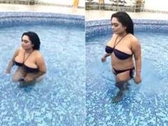 Today Exclusive- X-rated Bhabhi In Swimming Pool