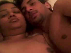 Sexy desi unfocused Anju fucking with eleemosynary consumer nigh hotel room
